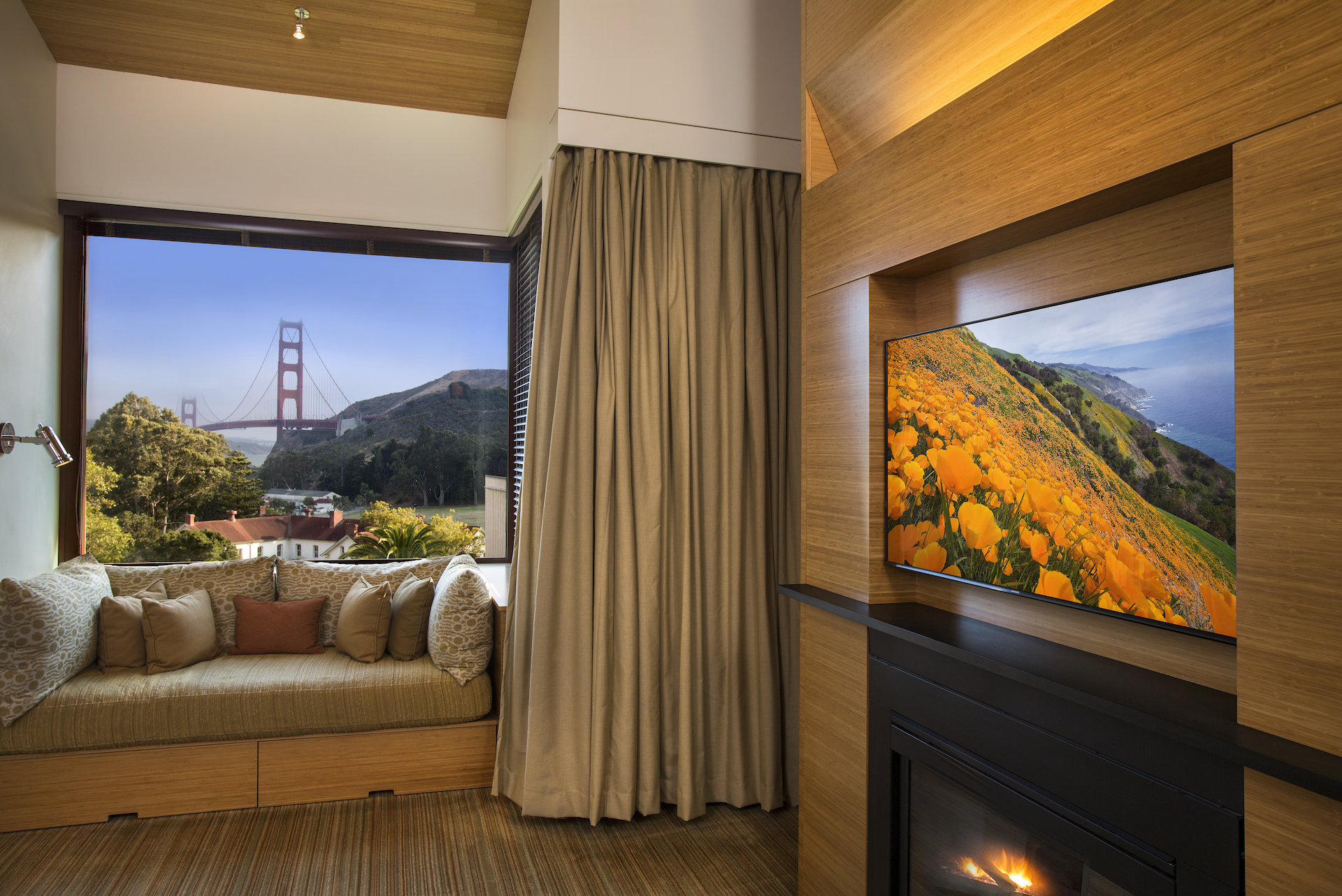 Contemporary King Suite Golden Gate View