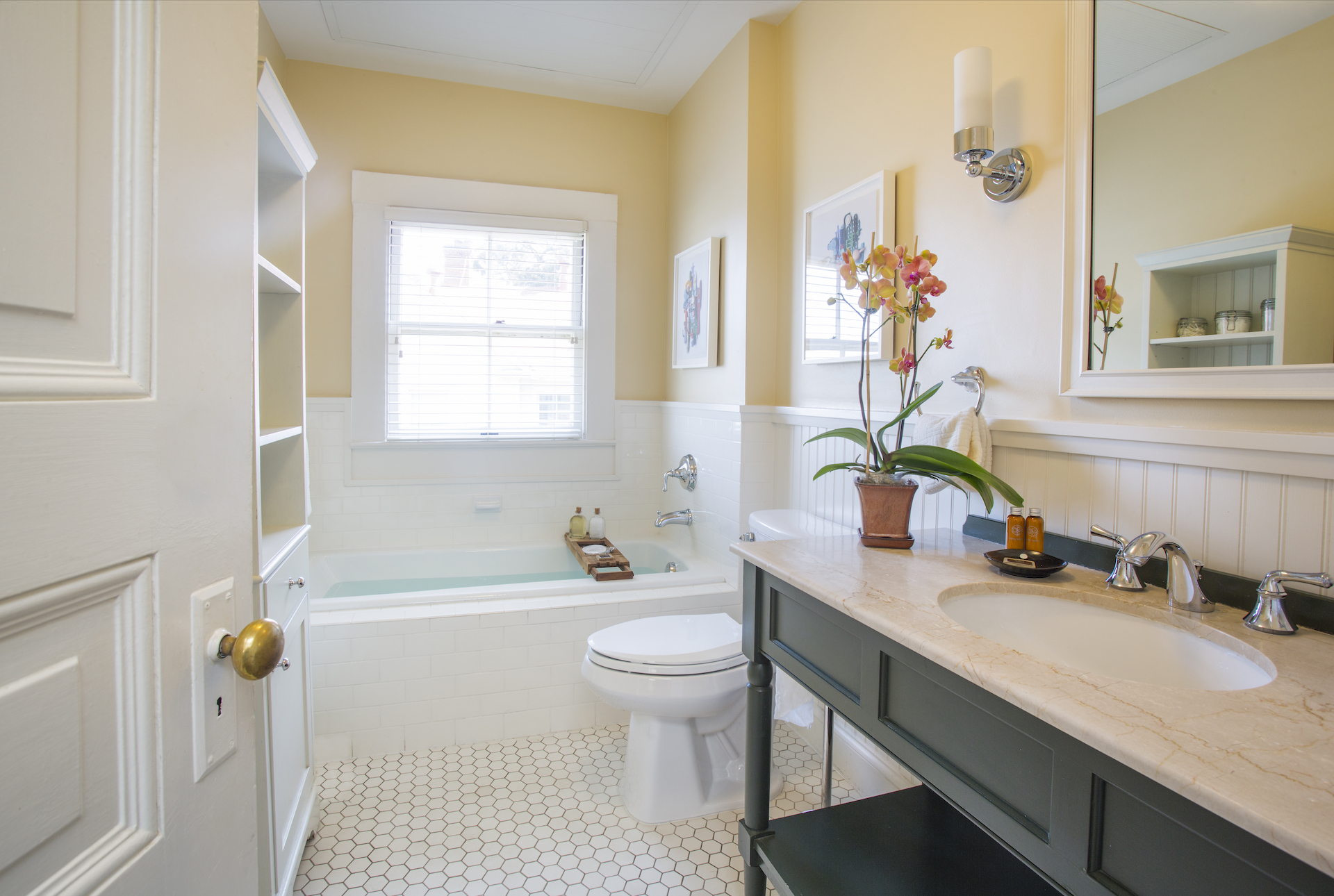 Bathroom Historic Two-Bedroom Suite