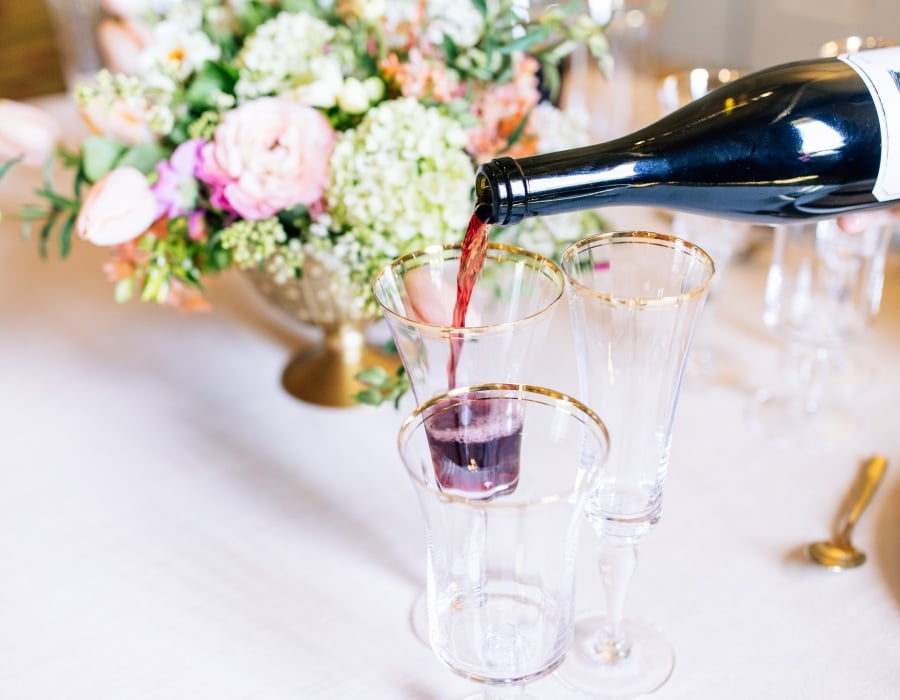 Red wine pour