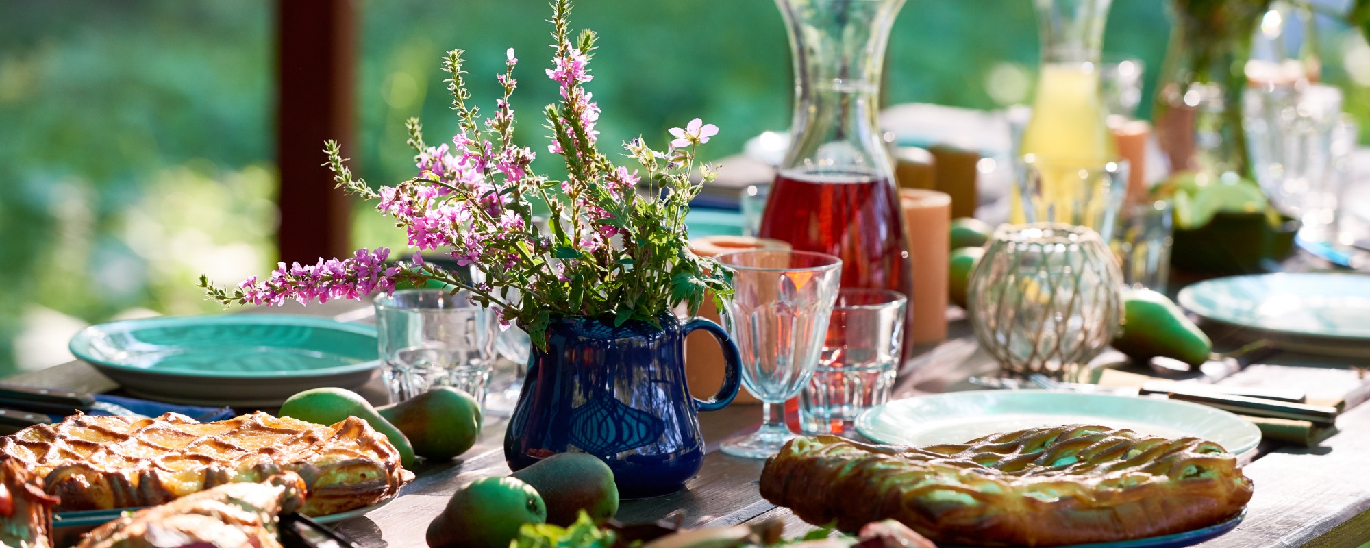 Brunch table details