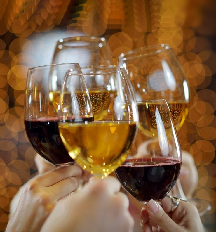 wine glasses toasting