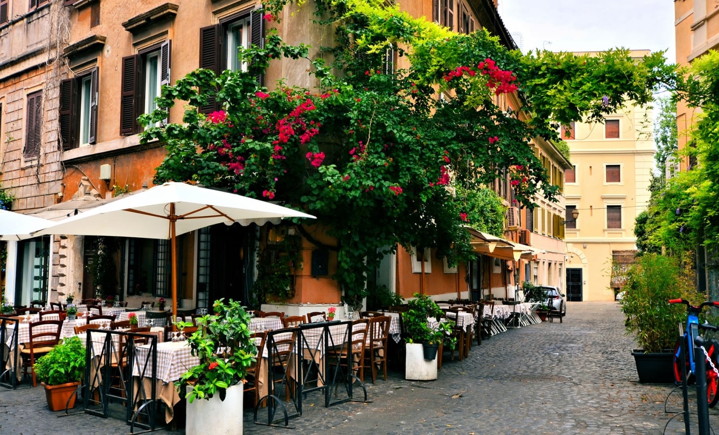 outdoor restaurant in rome