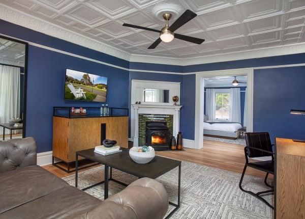 Historic King Suite Living Room