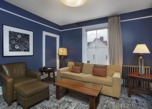 Historic King Suite Sitting Room
