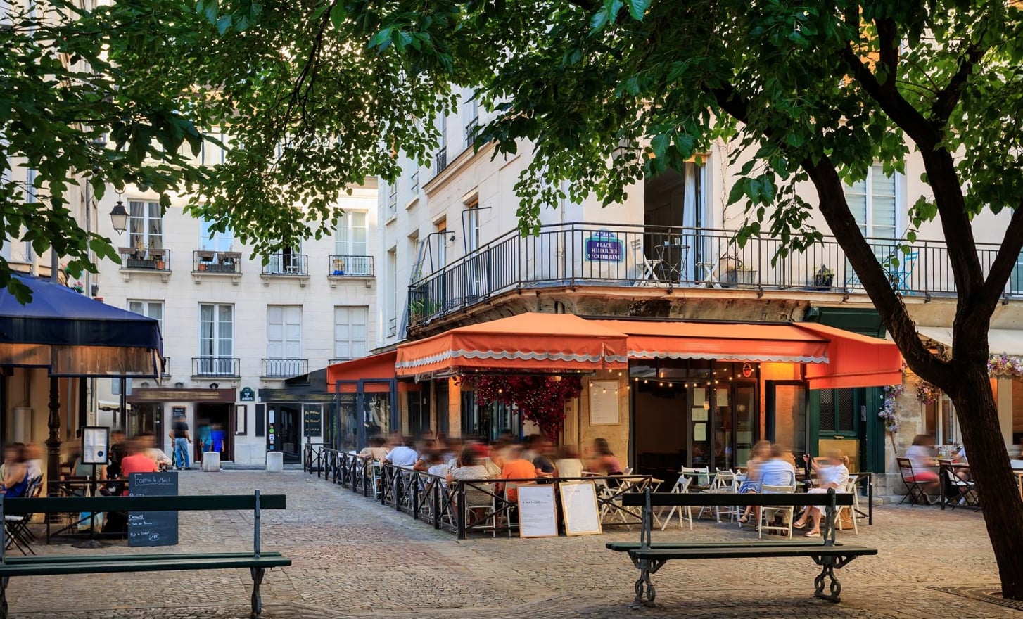 bistro in paris